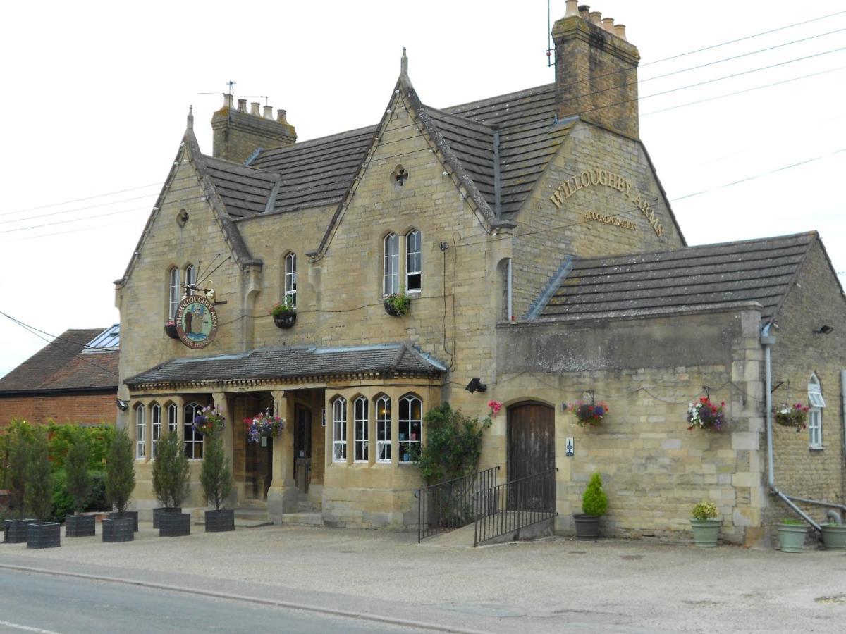 Willoughby Arms 호텔 Little Bytham 외부 사진